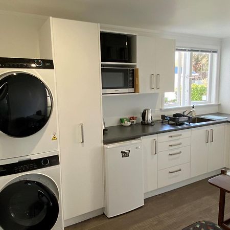 Birch Court - Tui Apartment Уангануй Екстериор снимка