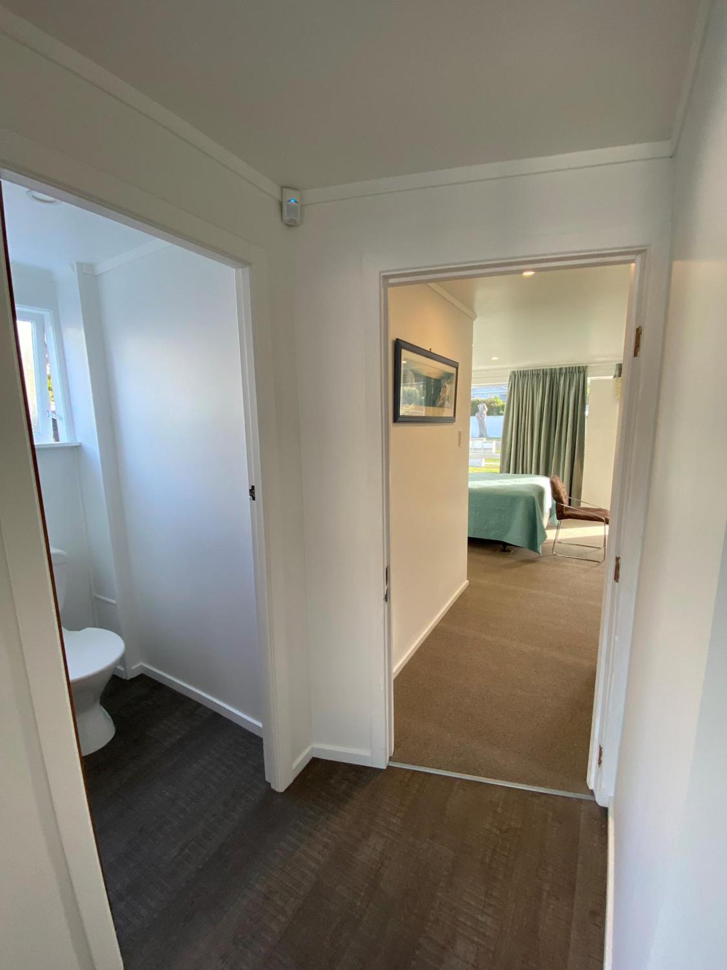 Birch Court - Tui Apartment Уангануй Екстериор снимка